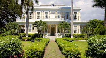 Devon House featuring a house and a park