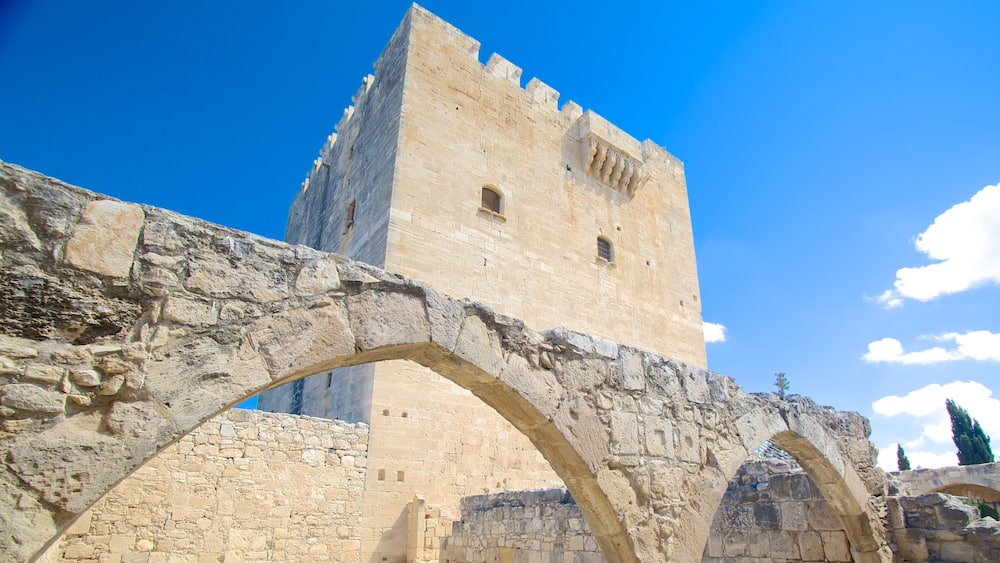 Kolossi Castle which includes a castle and heritage architecture