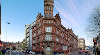 Leeds featuring street scenes and heritage architecture