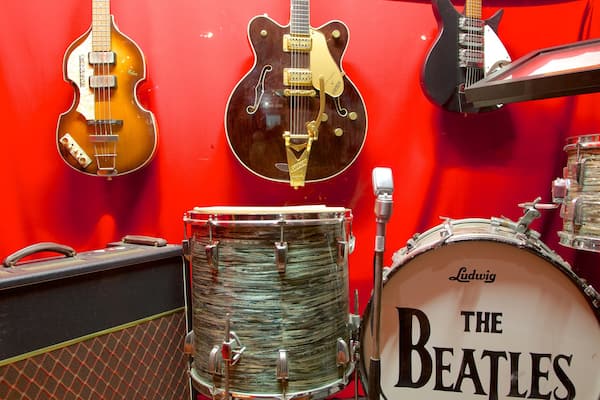 Cavern Club som visar musik och interiörer