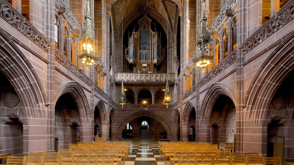 Anglicaanse Kathedraal van Liverpool bevat interieur, historische architectuur en een kerk of kathedraal