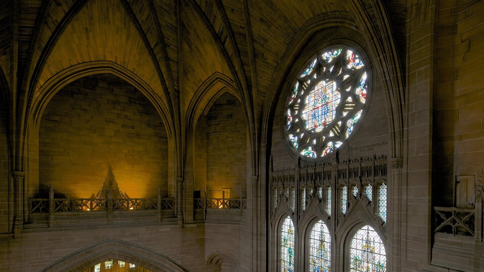 Anglicaanse Kathedraal van Liverpool inclusief historische architectuur, religieuze elementen en een kerk of kathedraal