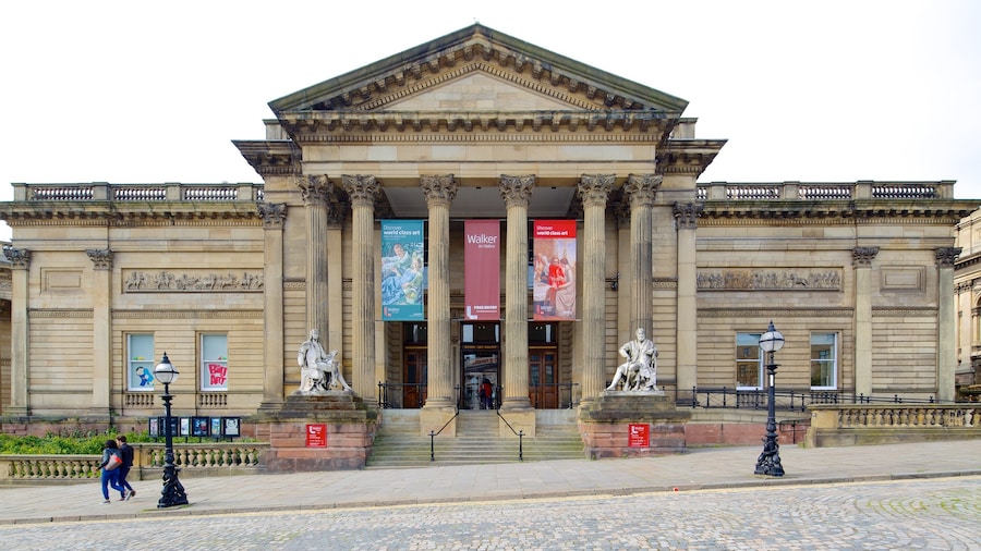 Walker Art Gallery og byder på gadeliv