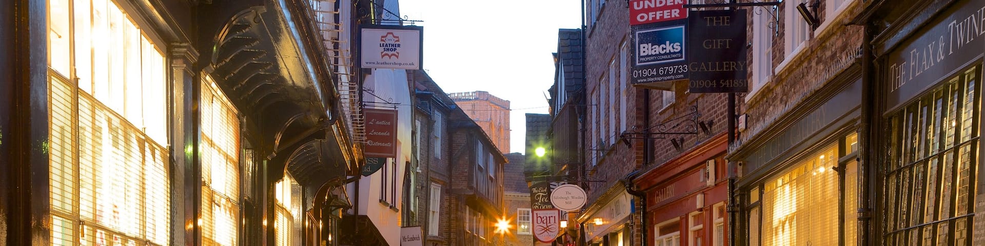 Shambles which includes street scenes and heritage architecture