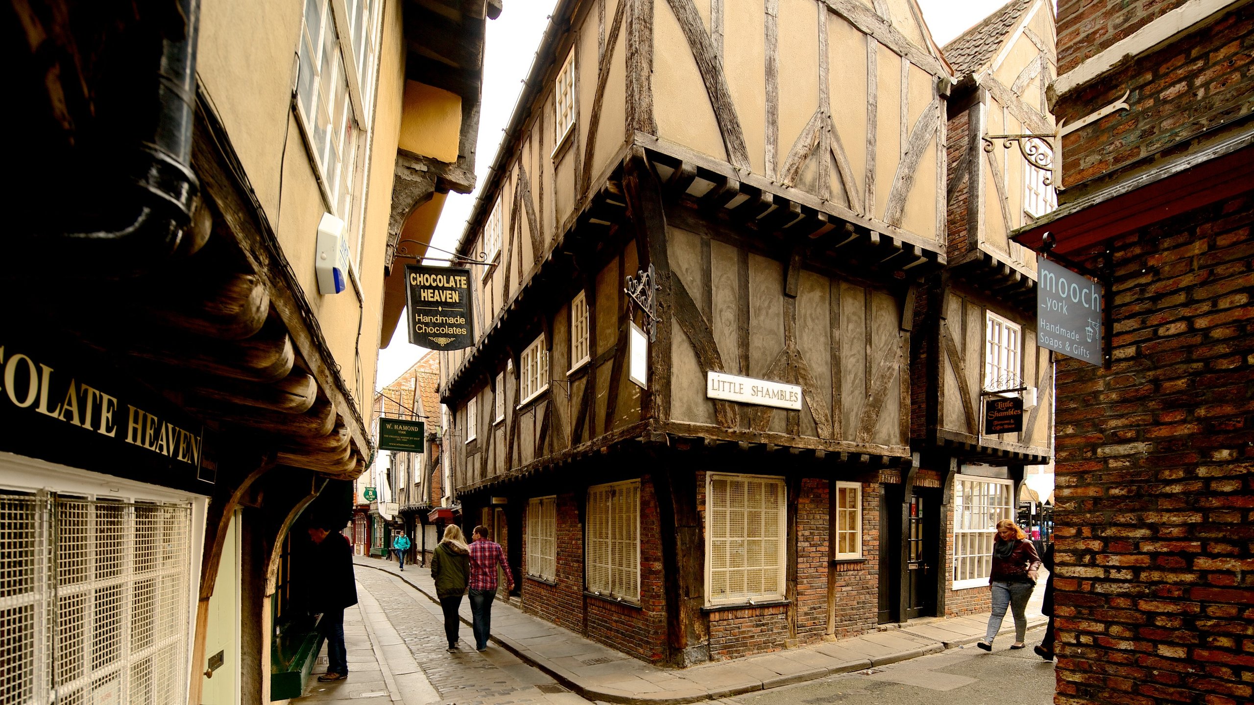 Shambles showing heritage architecture and street scenes