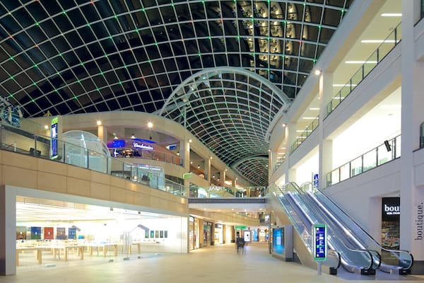 Trinity Leeds Mall qui includes vues intérieures