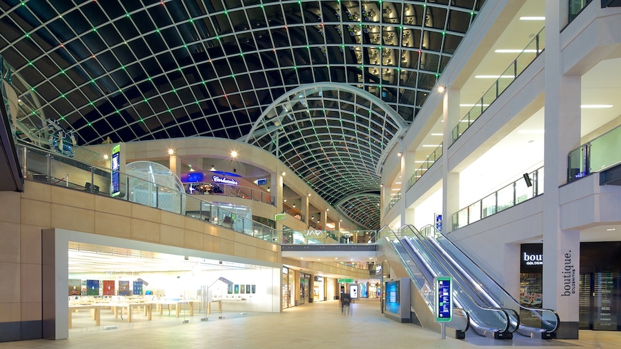 Trinity Leeds Mall showing interior views