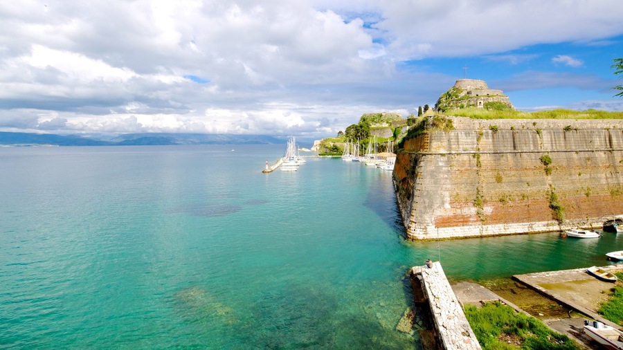Alte Festung mit einem allgemeine Küstenansicht