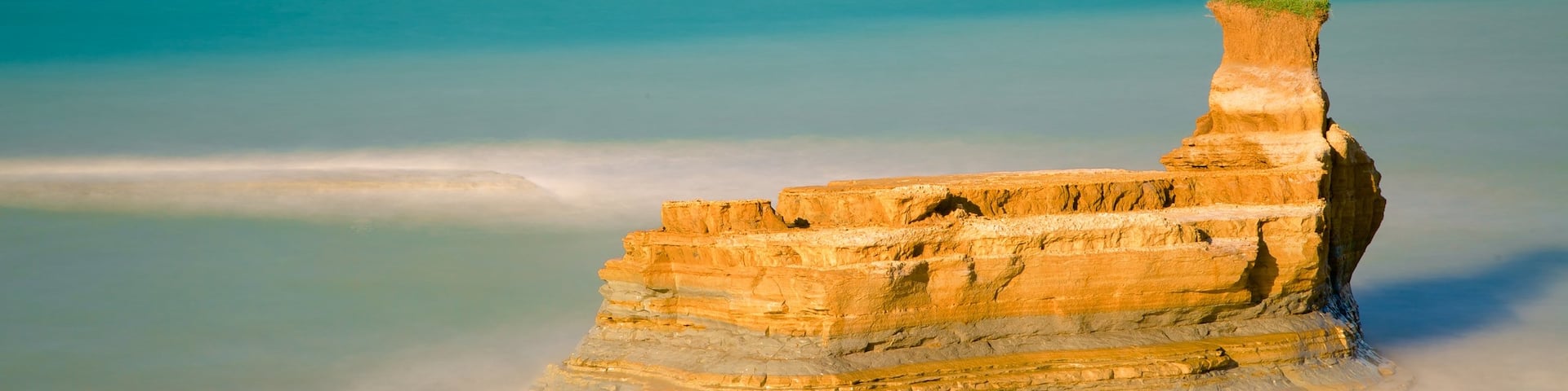 Canal d\'Amour showing general coastal views and island views