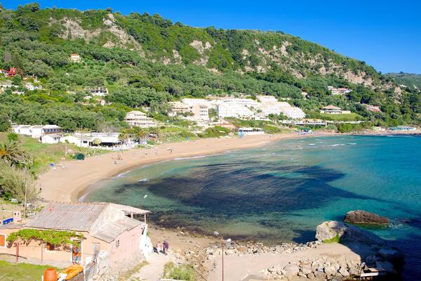 Plage de Pelekas qui includes plage de sable, panoramas et ville cĂŽtiĂšre