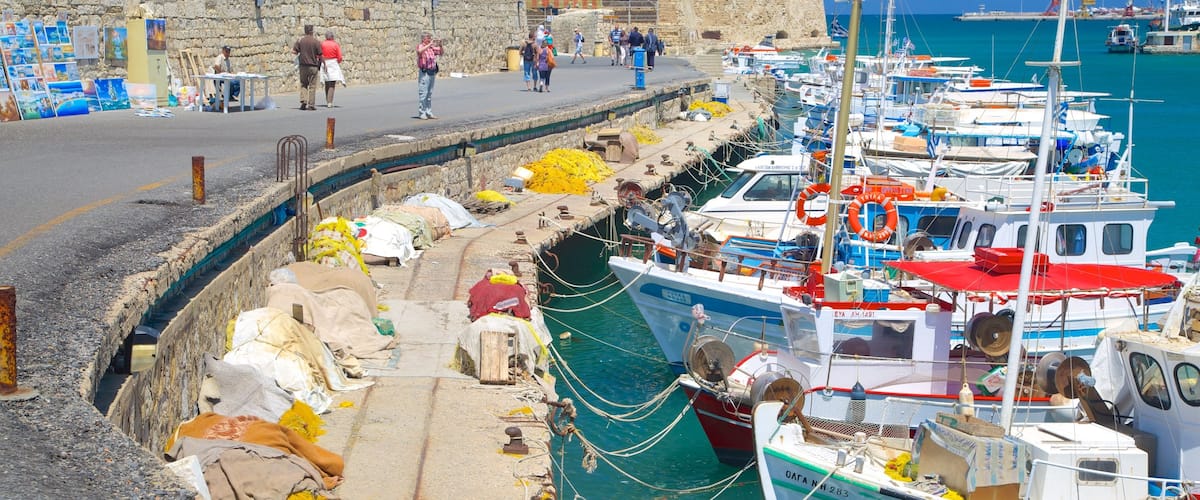Festung Koules welches beinhaltet Bucht oder Hafen