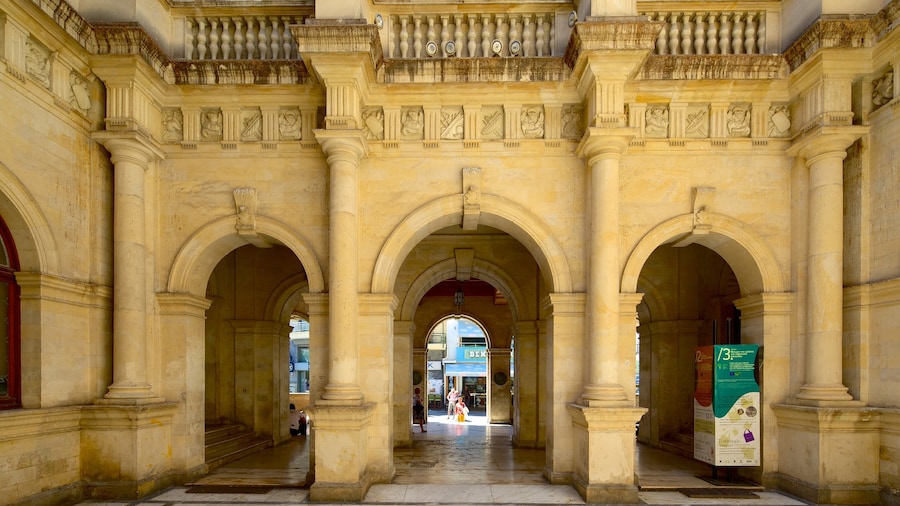 Loggia de IrĂĄclio caracterizando vistas internas e arquitetura de patrimĂŽnio