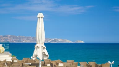 Heraklion showing general coastal views