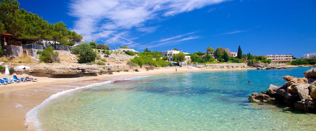 Strand von Pefkos welches beinhaltet Sandstrand