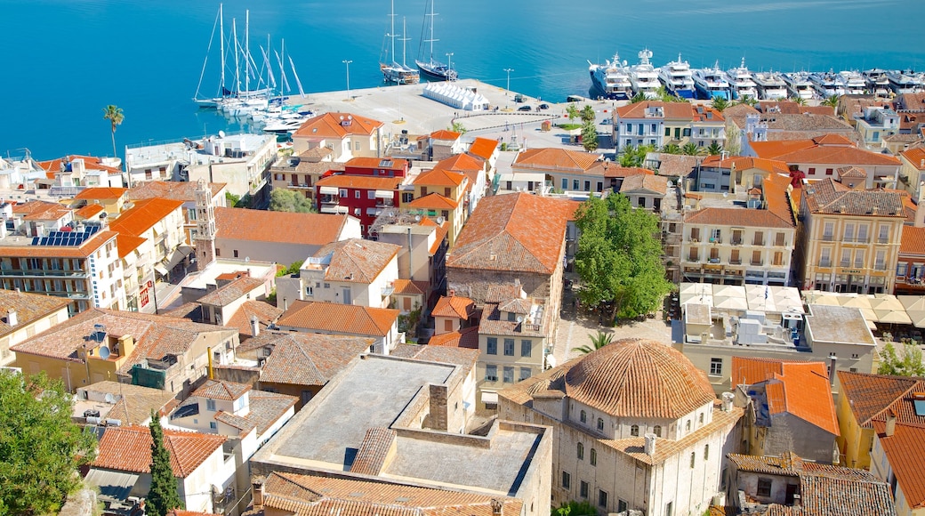 Nafplio som inkluderar en kuststad