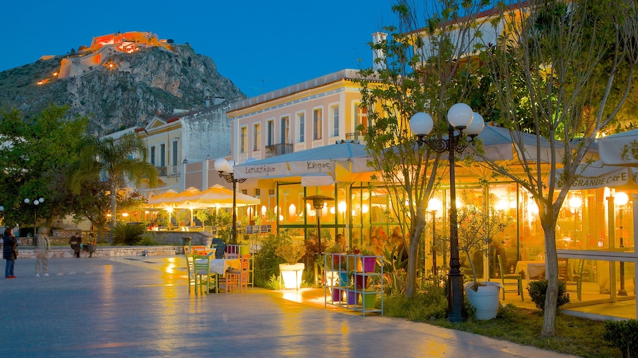 Nafplio showing street scenes and night scenes