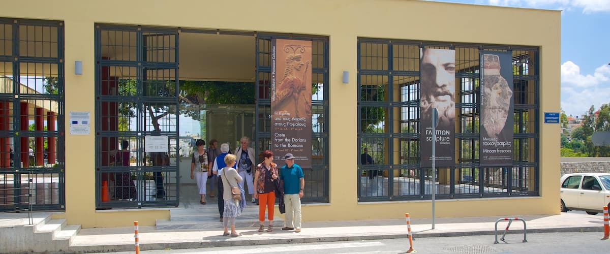 Heraklion Archaeological Museum showing street scenes