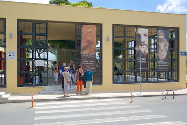 Musée archéologique d\'Héraklion mettant en vedette scènes de rue