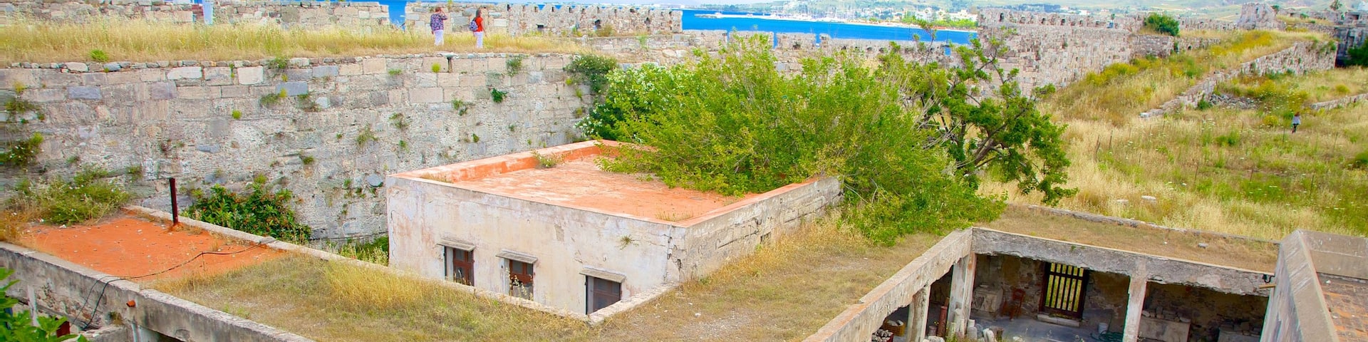 Festung Neratzia das einen Gebäuderuinen