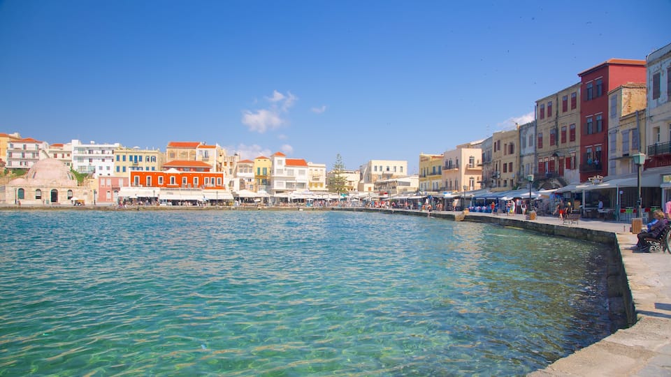 Puerto Veneciano mostrando una ciudad costera