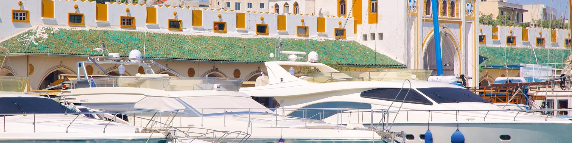 Rhodes Port showing general coastal views and a marina