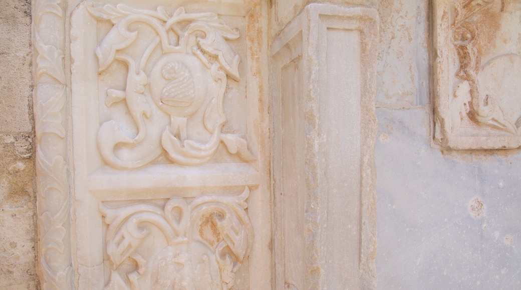 Fontaine de Bembo mettant en vedette patrimoine architectural