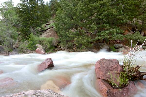 Eldorado Canyon State Park das einen Stromschnellen