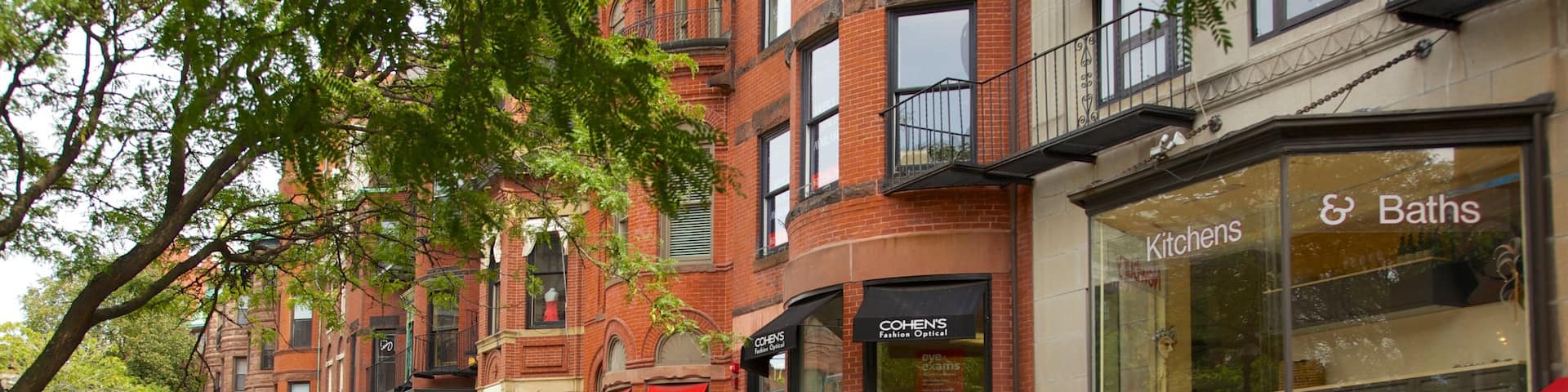 Massachusetts featuring street scenes, cafe scenes and a house