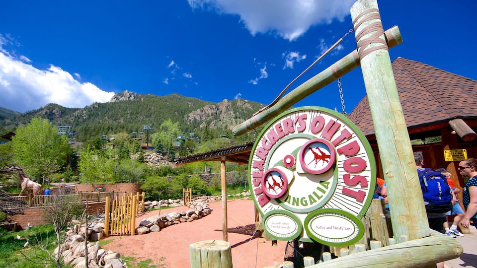 Cheyenne Mountain Zoo mostrando segnaletica