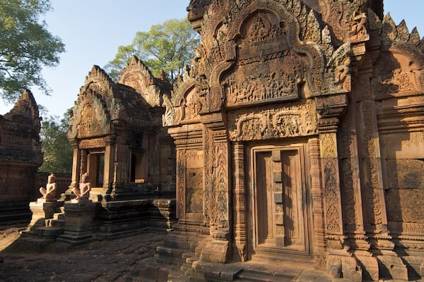 Cambodge montrant bĂątiments en ruines et temple ou lieu de culte