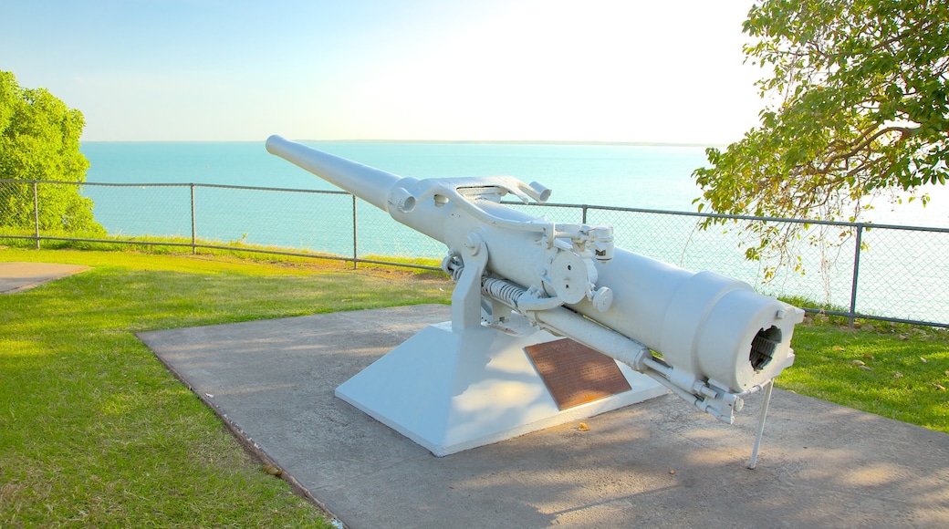 Bicentennial Park showing military items