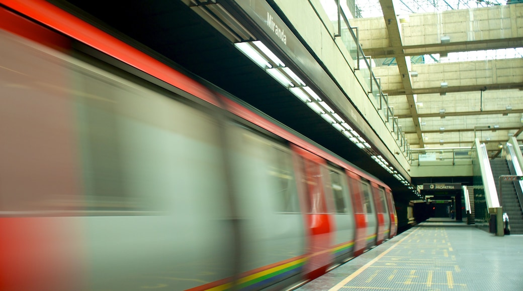 Caracas mostrando itens de ferrovia