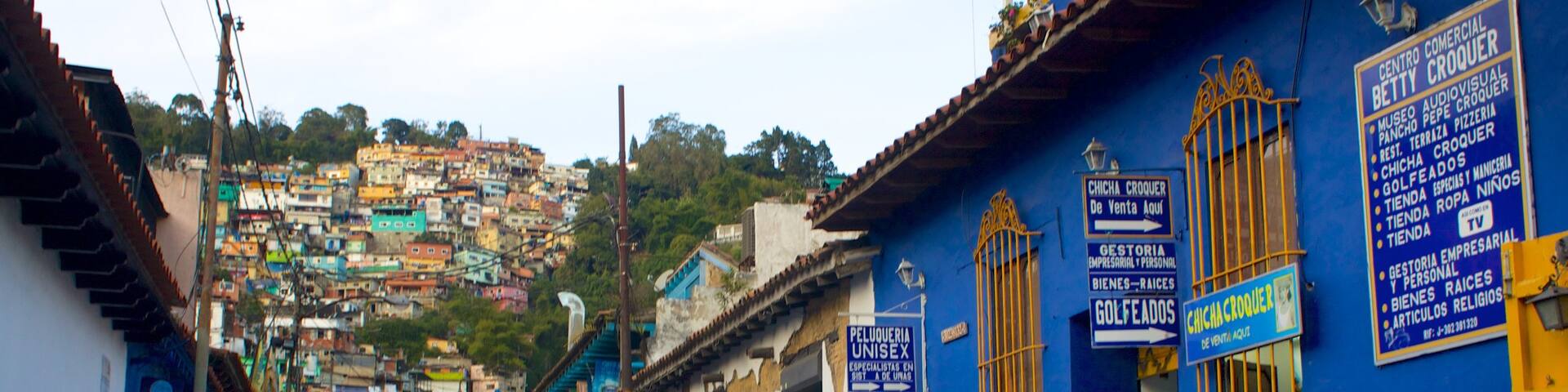 Caracas which includes street scenes