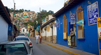 Caracas showing street scenes