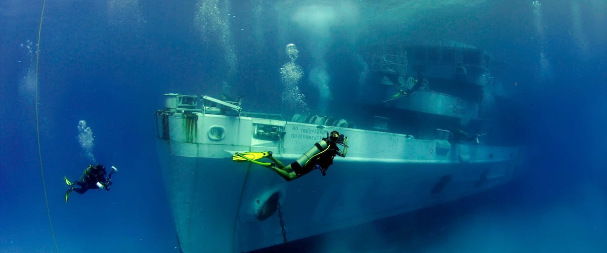 Grand Cayman which includes scuba diving