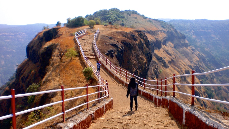 Mahabaleshwar featuring hiking or walking and mountains