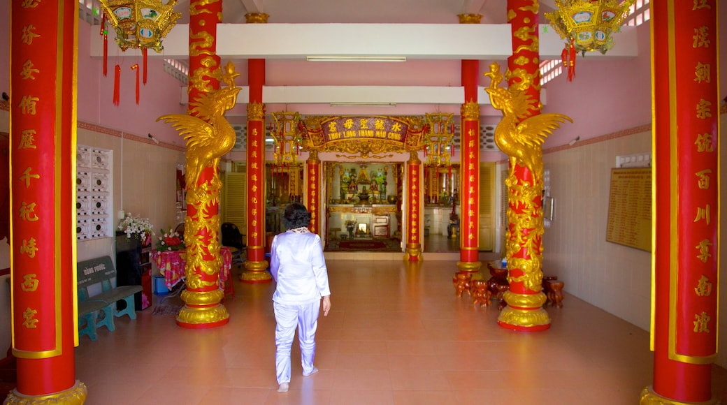 Santuario Dinh Ba Thuy-Long Thanh-Mau