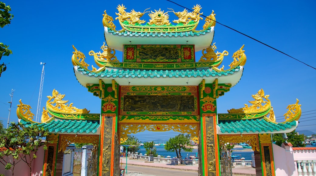 Vietnam mit einem Tempel oder Andachtsstätte