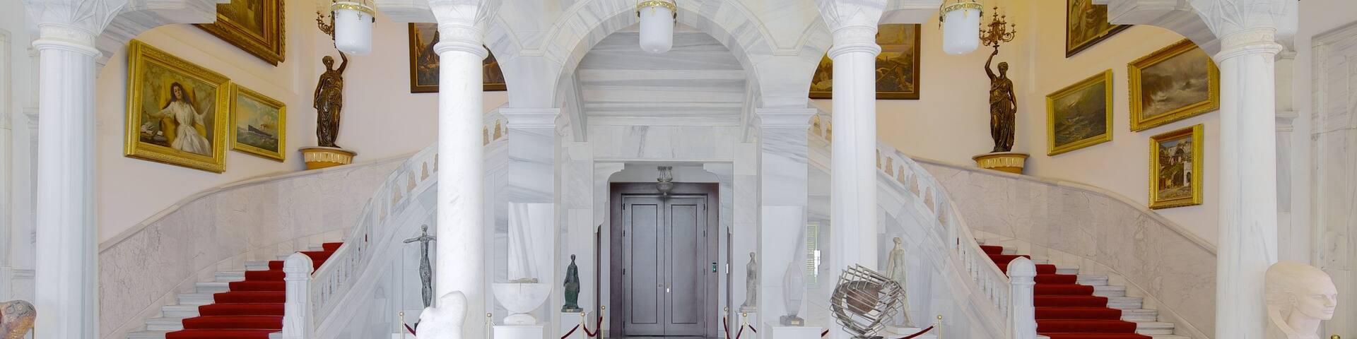 State Art and Sculpture Museum showing interior views and château or palace