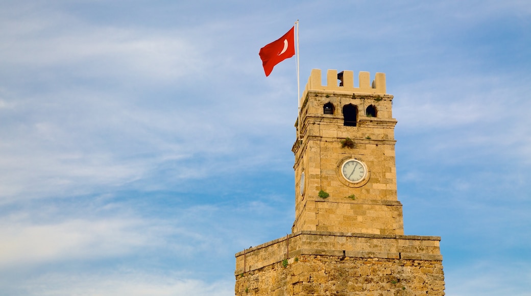 Uhrturm das einen historische Architektur