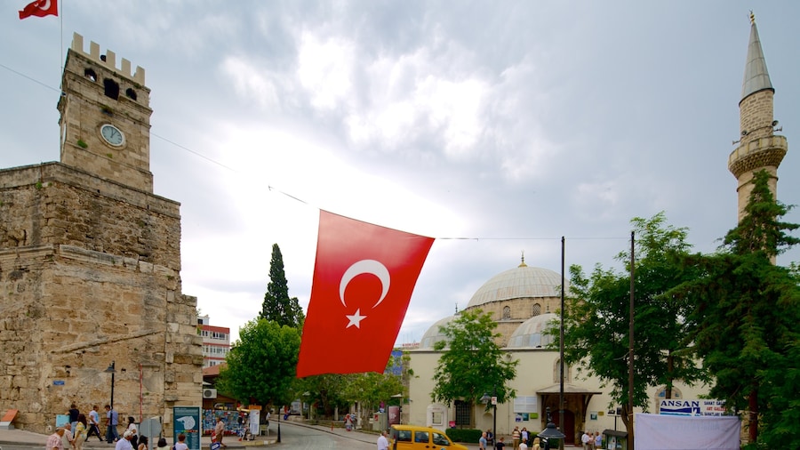 Clock Tower showing street scenes and heritage architecture