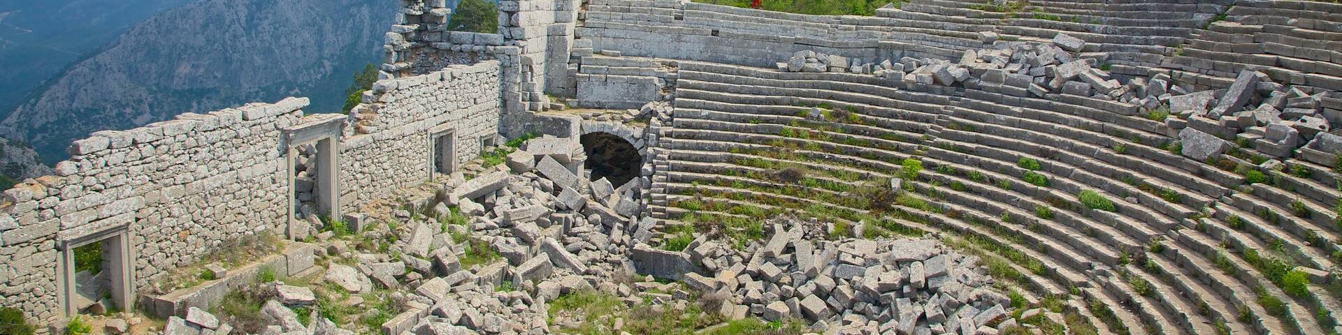 Termessos which includes building ruins