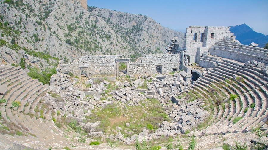 Termessos ofreciendo ruinas de un edificio