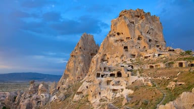 Uchisar Castle showing a castle