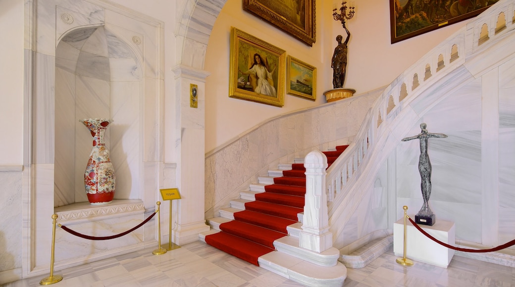 State Art and Sculpture Museum showing interior views