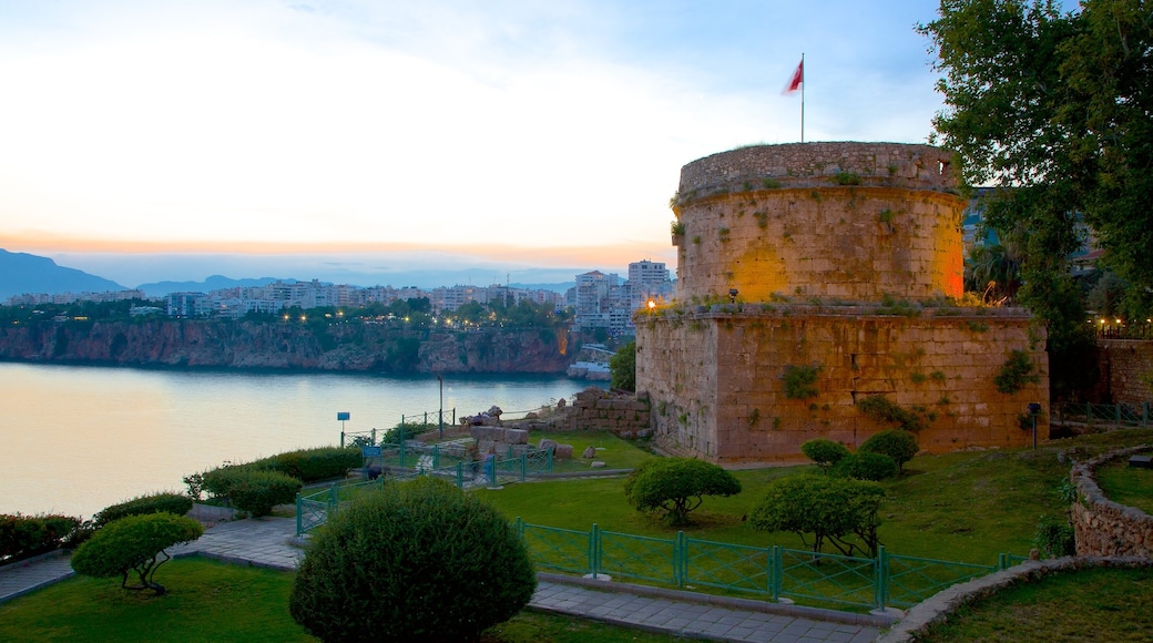 Hidirilik Tower featuring a castle, a sunset and heritage architecture