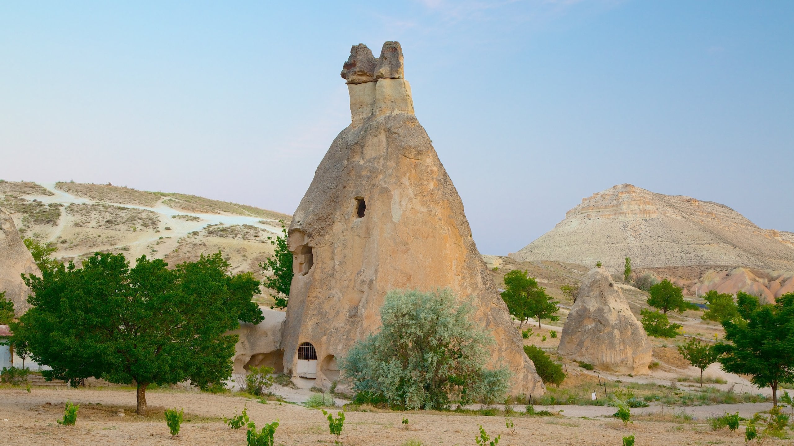 Goreme featuring desert views and heritage elements