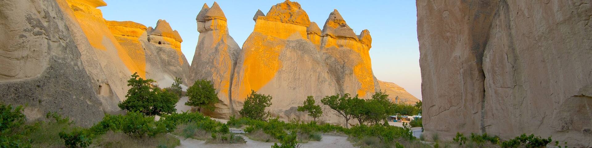 Pasabag which includes a gorge or canyon