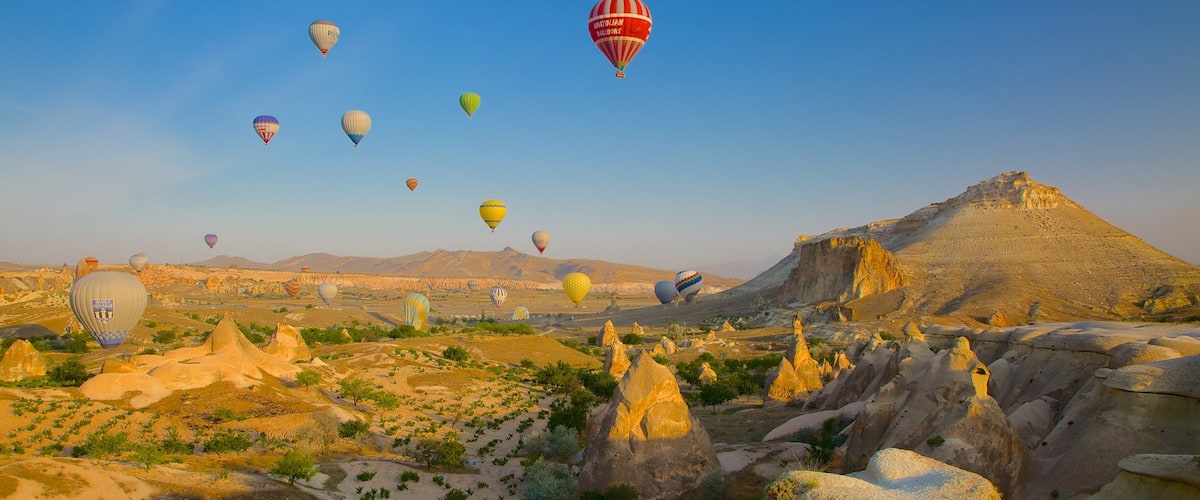 Pasabag which includes ballooning and tranquil scenes