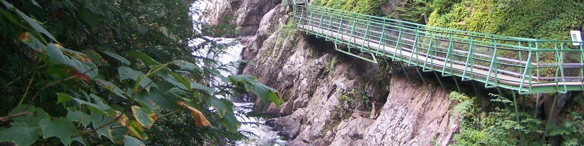 Lake Placid showing a gorge or canyon